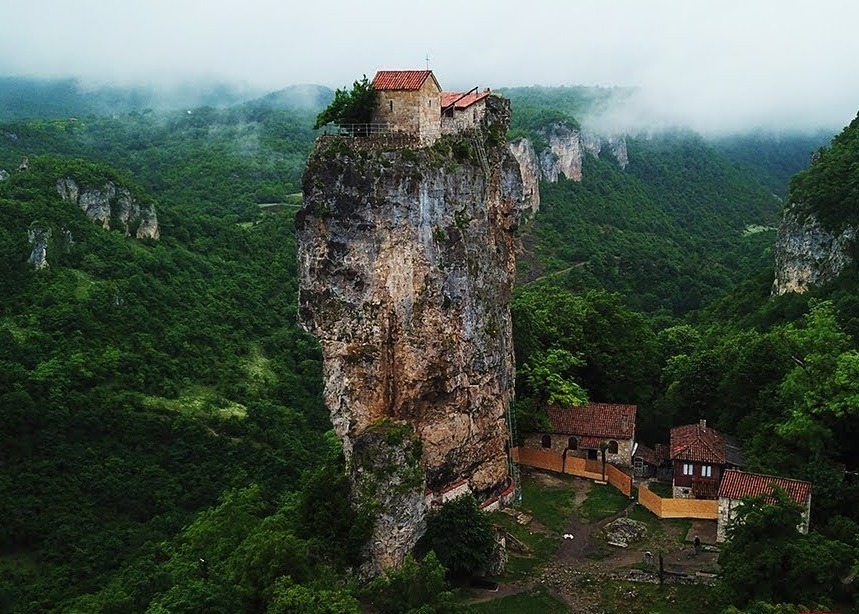Katskhis Sveti / კაცხის სვეტი