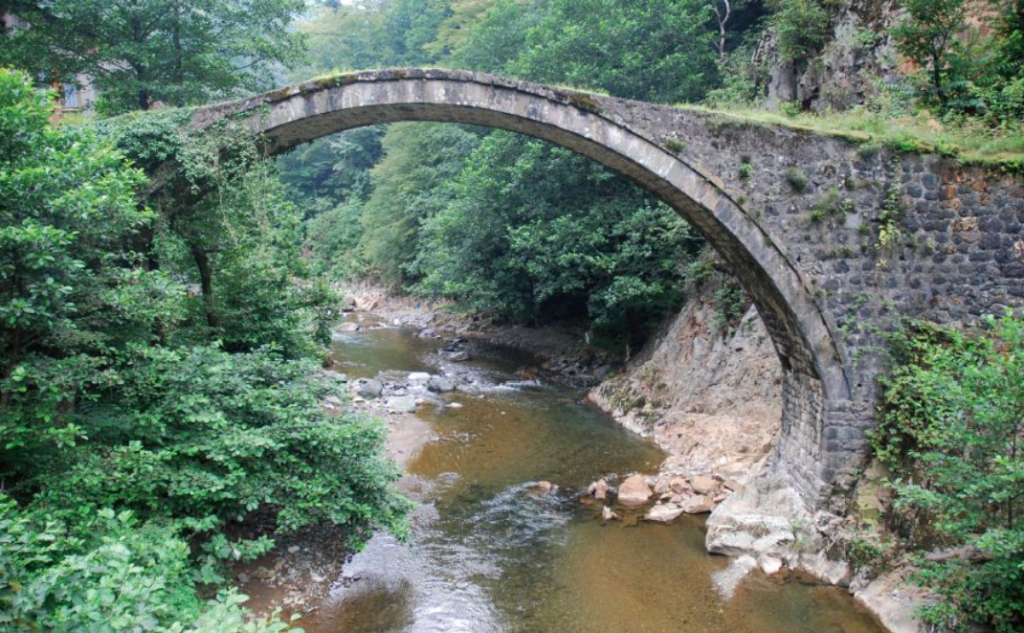 BEĞLEVANİ (Lazca ve Gürcüce: ბეღლევანი