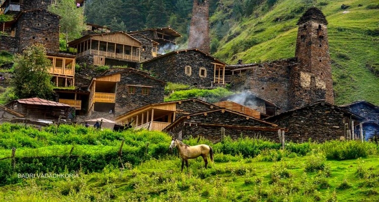 Tusheti'de Turizm Sezonu Açıldı/თუშეთში ტურისტული სეზონი გაიხსნა და...