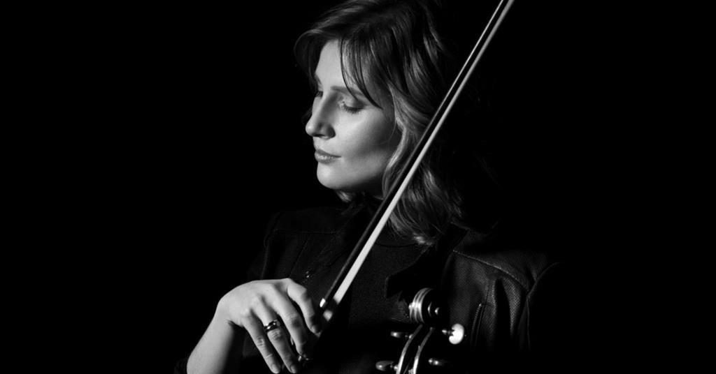 Gürcü Lisa Batiashvili Berlin Senfoni Orkestrası 75. Yılı İçin Çalacak