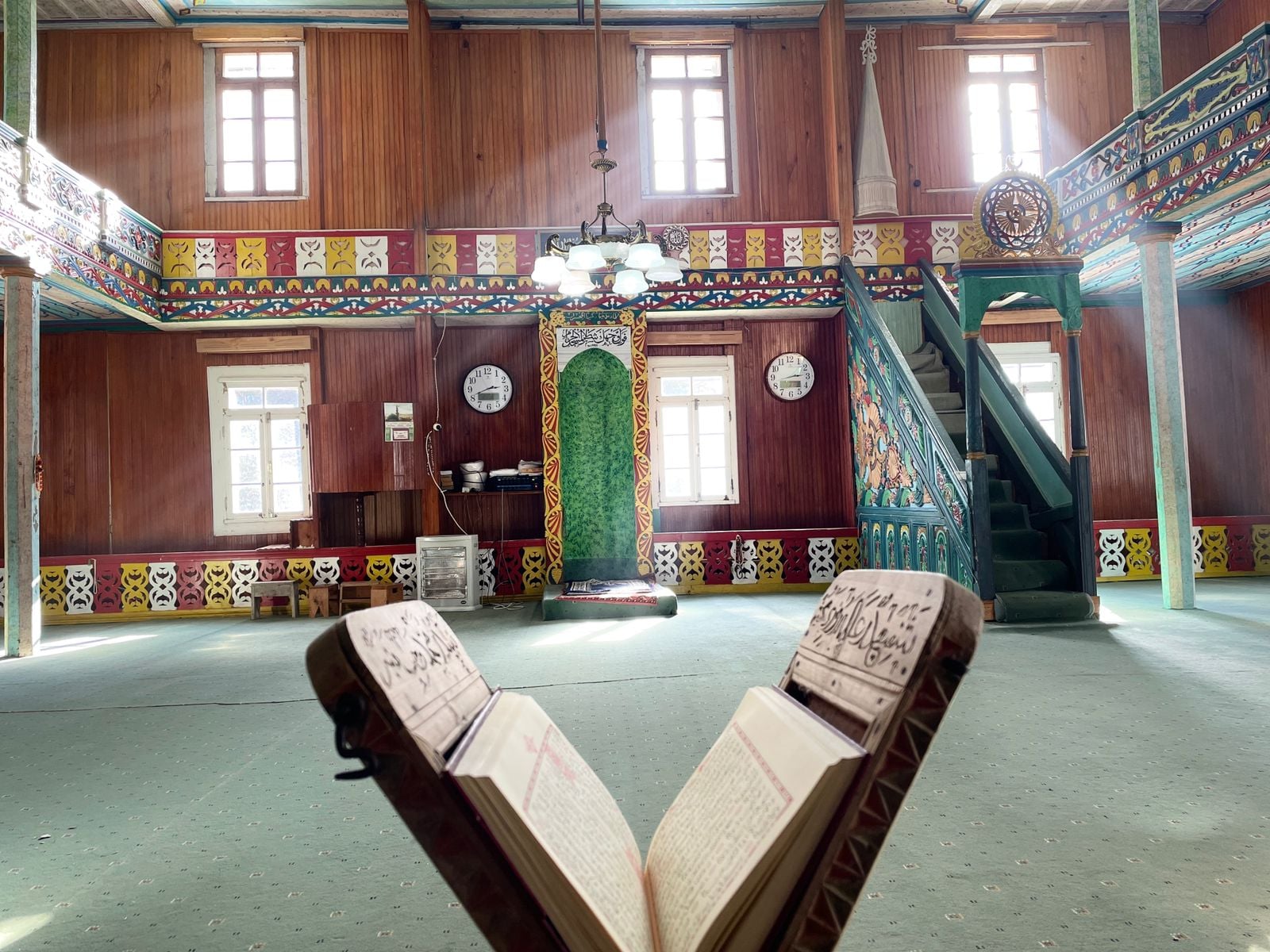Gürcistan’da bulunan tarihi ahşap camii ziyaretlerimizden