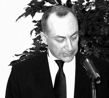 Dato MAĞRADZE: ჭირისუფალი /Ölü Yakını/ Türkçesi: Hasan Çelik