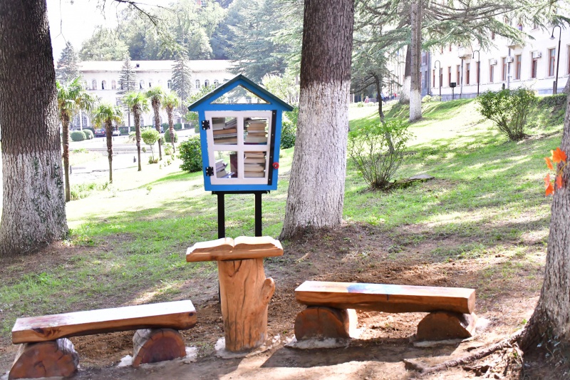 Tibilisi'de Kitap Bahçesi!