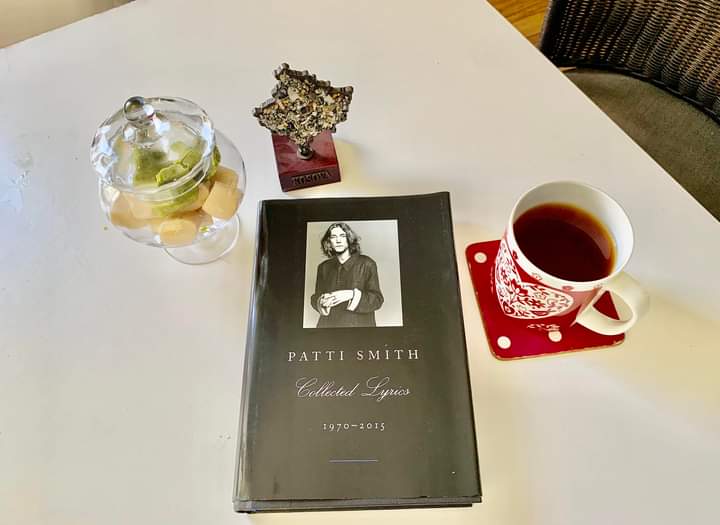 PATTI SMITH/ MOZAİK/ Çeviri: Neşe Yaşın