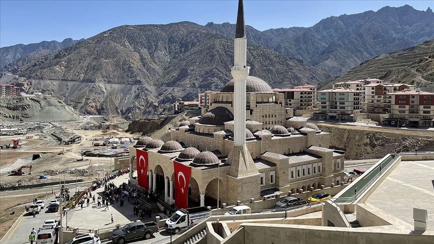 ARTVİN / YUSUFELİ TÖRENLE TAŞINIYOR!