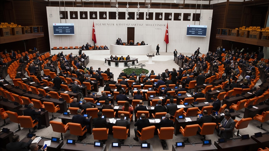 Emeklilikte Yaşa Takılanlara ilişkin kanun teklifi TBMM Genel Kurulunda kabul edildi