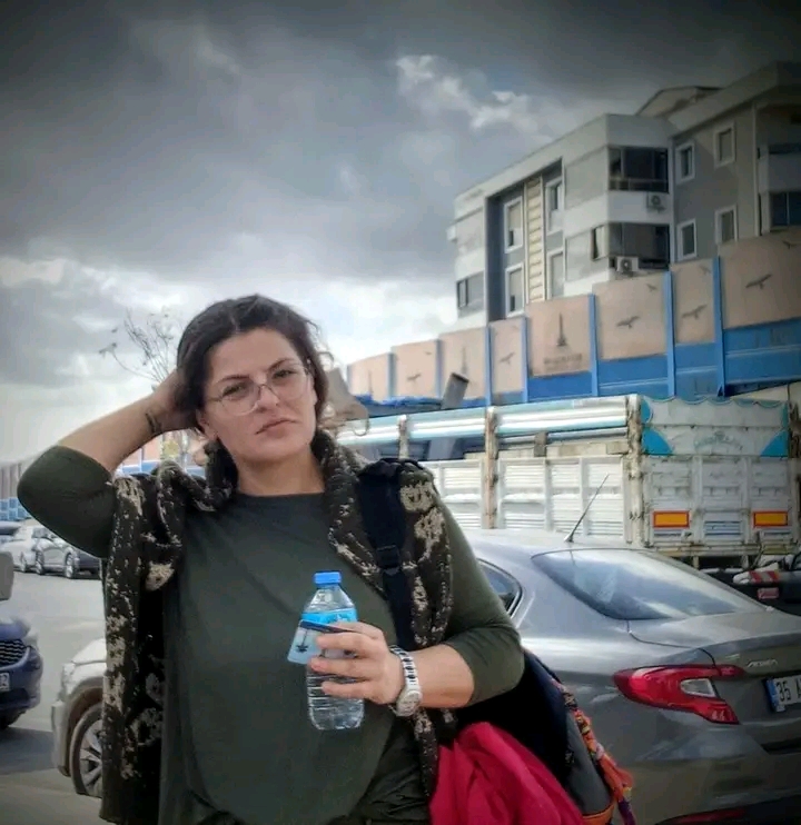 Nina Şahin: İlişkiler ve Anlam Arayışı