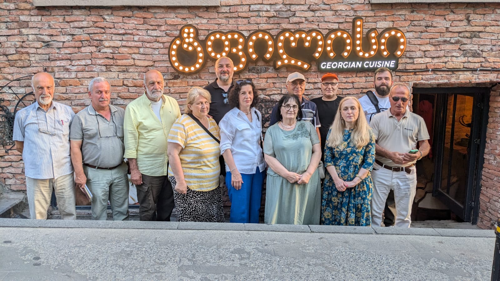 Fehmi Uzal Ustiaşvili:  Gürcü Soyadlari Tarihi Çalışma Gurubu İstanbul da!