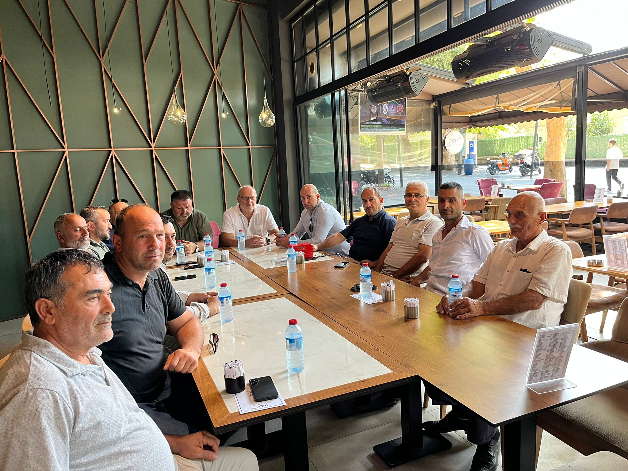 Hendek Batum Gürcü Derneği’nden Muhtarlarla İstişare Toplantısı
