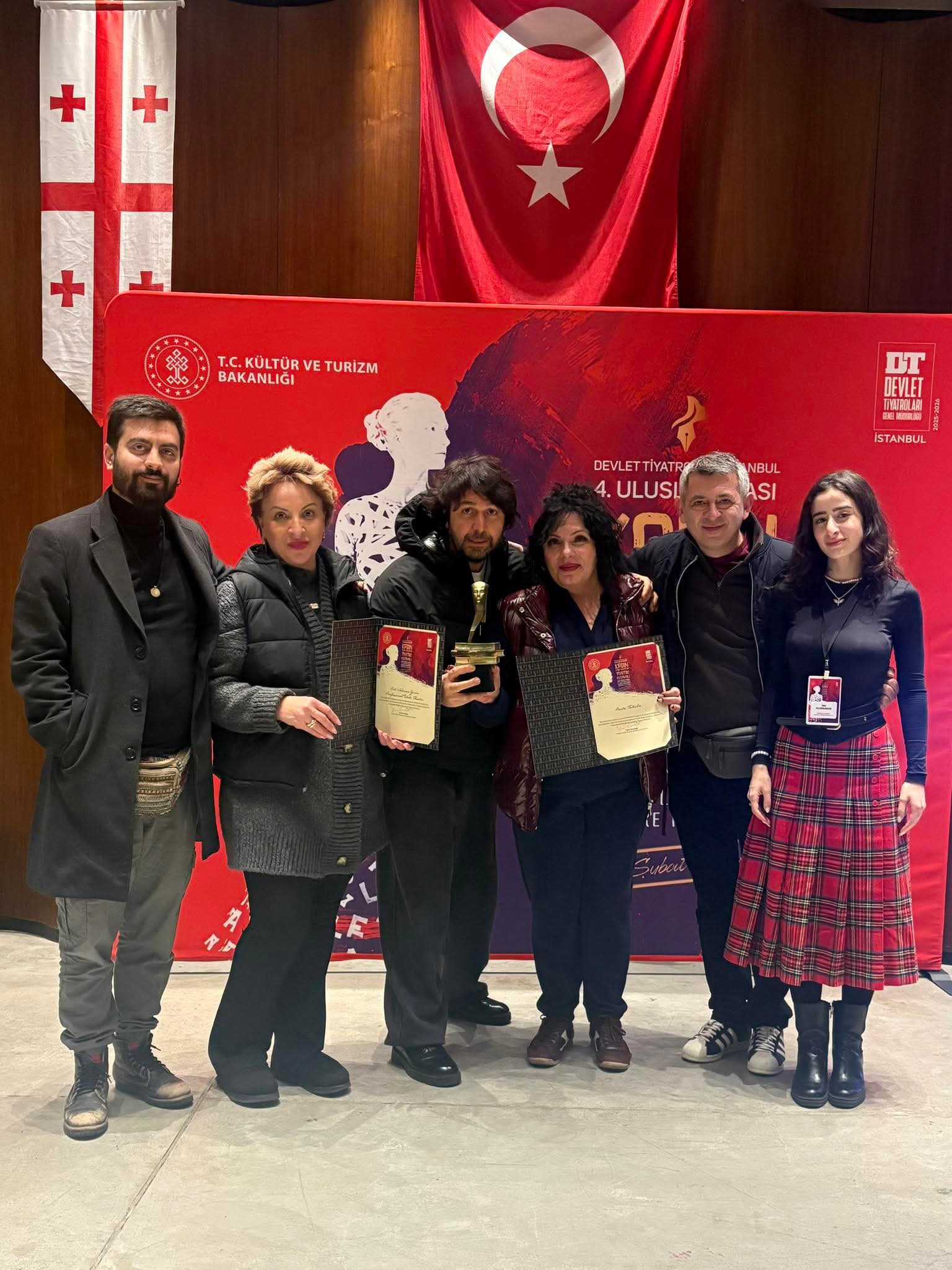 Fehmi Uzal Ustiaşvili: Gürcistan Poti Tiyatrosu İstanbul'da
